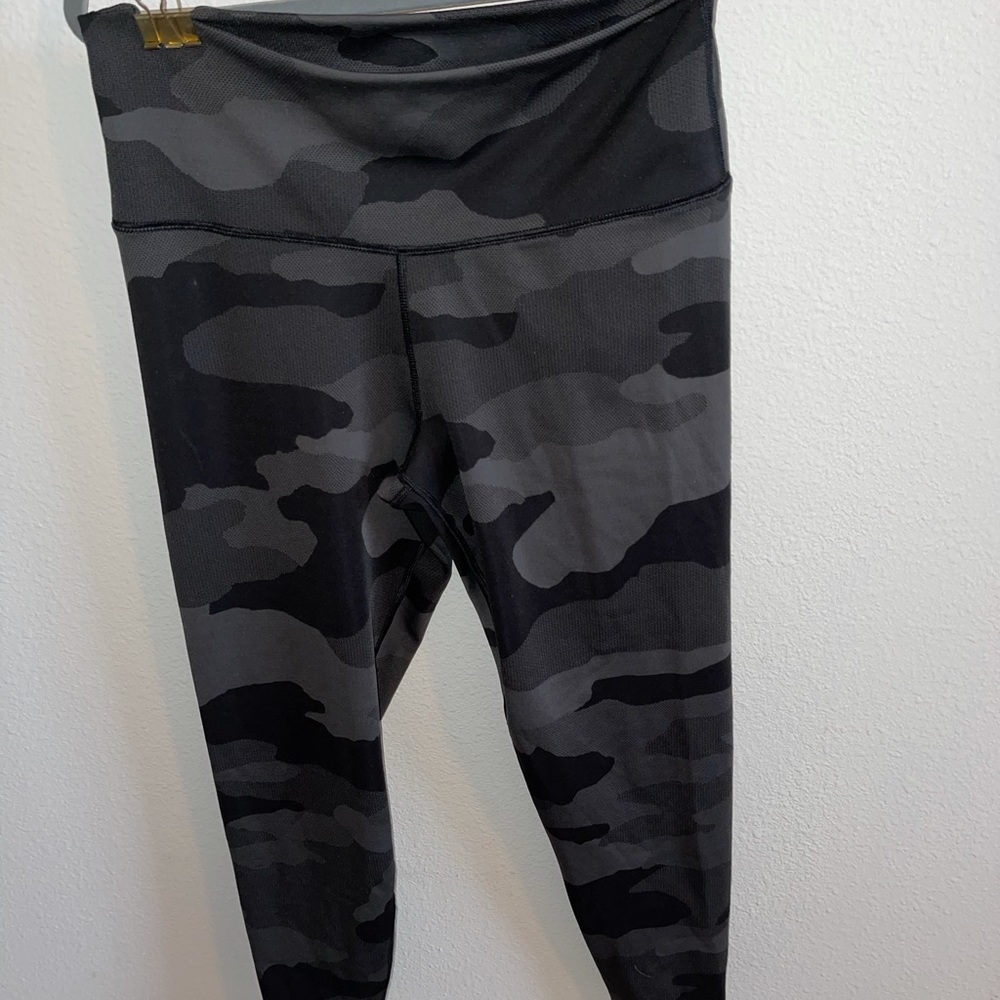 AERIE camo leggings